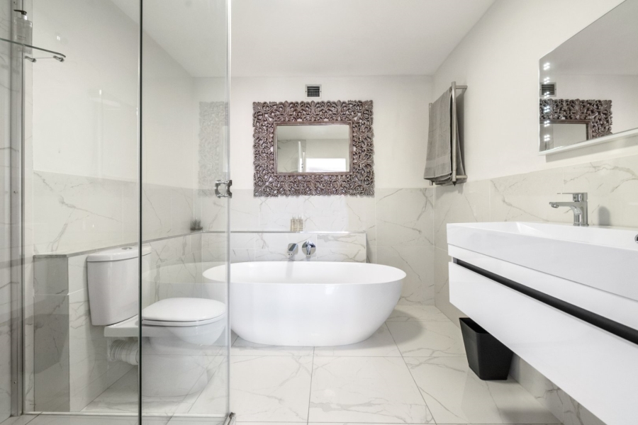 2 Bedroom Property for Sale in Sea Point Western Cape